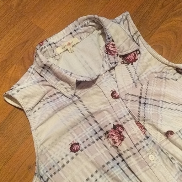 Shirt - Picture 3 of 3